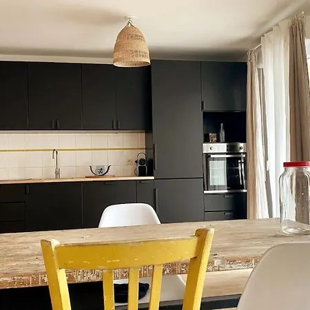 Beau 3 Pieces Cosy Avec Parking Et Terrasse *
